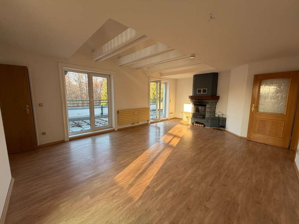 Immobilie in Brieskow-Finkenheerd - Großzügige Maisonette-Wohnung mit Kamin, Balkon & 2 TG-Stellplätzen in Groß Lindow - Bild 0