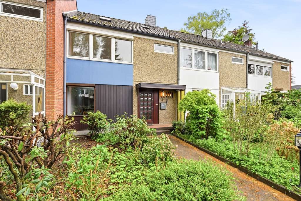 Immobilie in Barsbüttel - Renovierungsbedürftiges Reihenhaus mit schönem Garten, Vollkeller und zwei Einzelgaragen - Bild 0