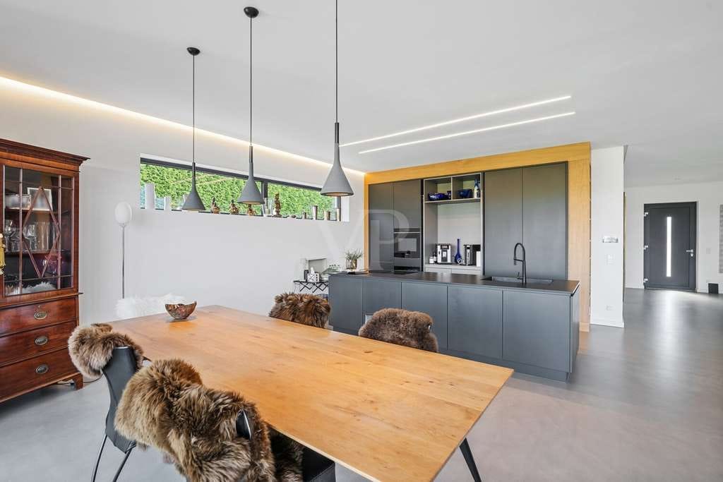 Immobilie in Obersimten - Exklusiv und hochwertig ausgestatteter Bungalow mit großem Grundstück und traumhaften Weitblick - Bild 1