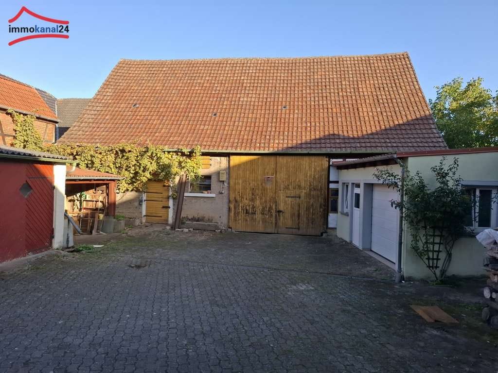 Immobilie in Martinsheim - Vielseitiges Einfamilienhaus mit großem Garten und Nebengebäude in 97340 Martinsheim - Bild 2