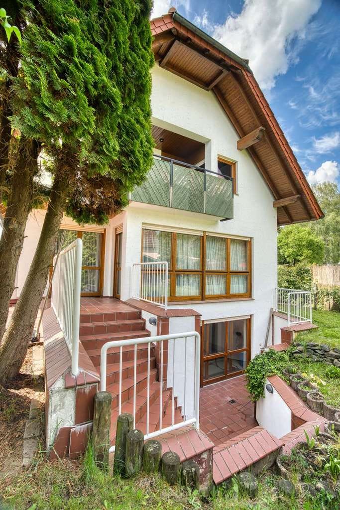 Immobilie in Lauenförde - Großzügiges Architektenhaus mit Schwimmbad & Sauna als Familiendomizil im idyllischen Weserbergland - Bild 4
