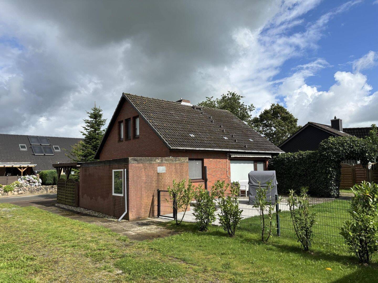 Immobilie in Oldersbek - Charmantes Einfamilienhaus mit großem Grundstück und vielseitigem Stall-/Nebengebäude - Bild 2