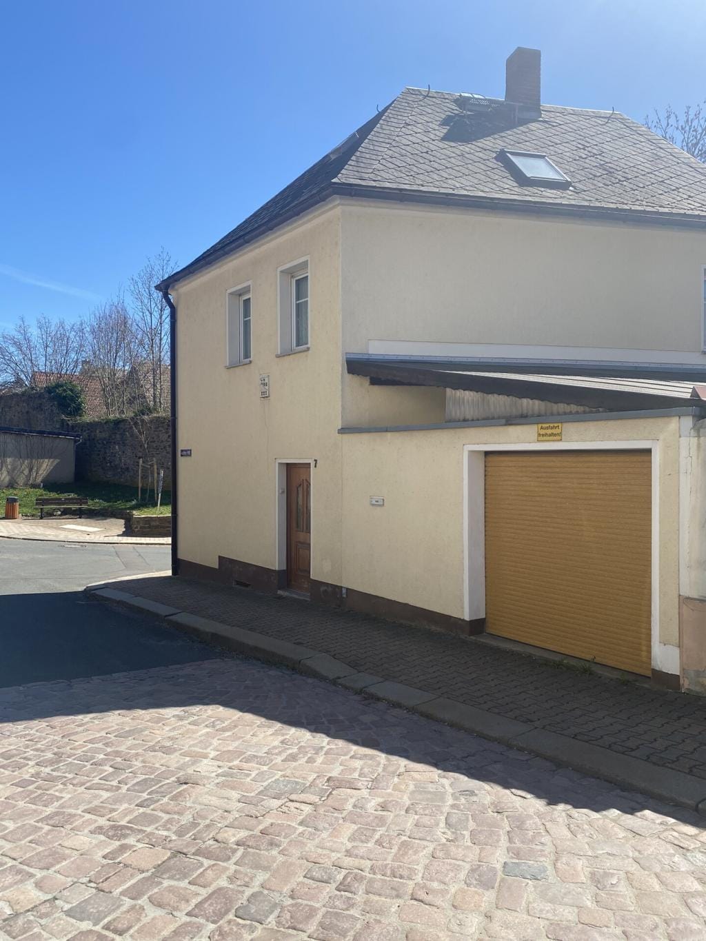 Immobilie in Roßwein - Eckhaus-Chance mit Garage: 5 Zimmer zum Top-Preis - Modernisieren & Einziehen Verhandlungsbasis - Bild 2