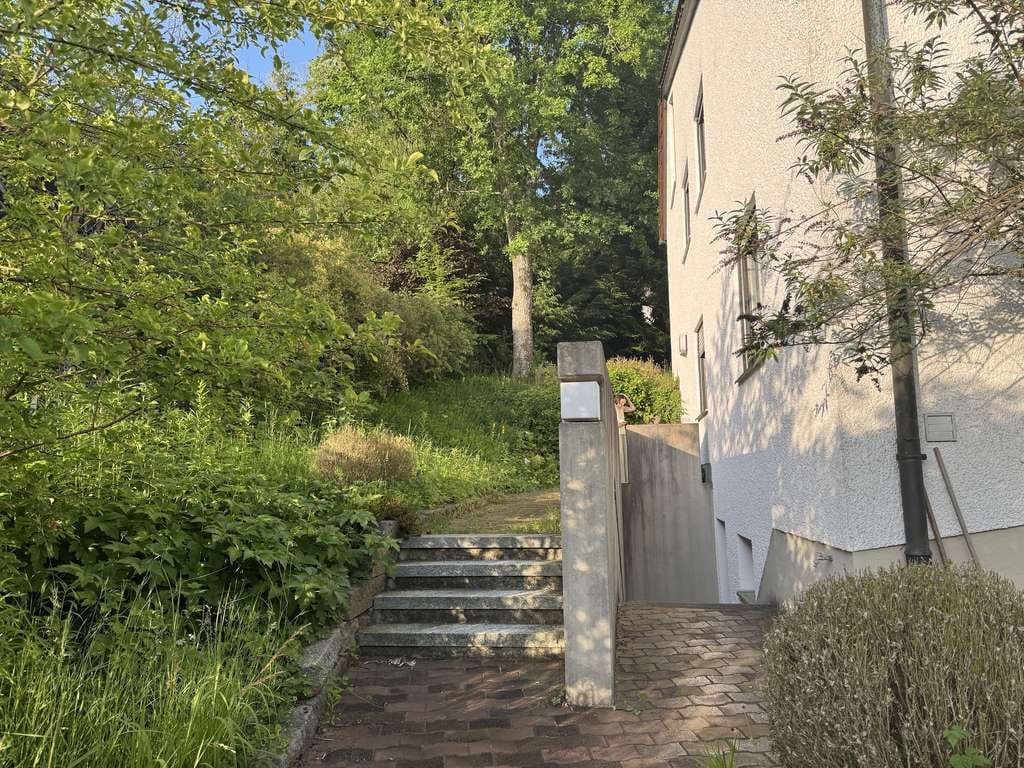 Immobilie in Nittendorf - Großes Architektenhaus mit Pool, Sauna und tollem unverbautem Ausblick - Bild 3