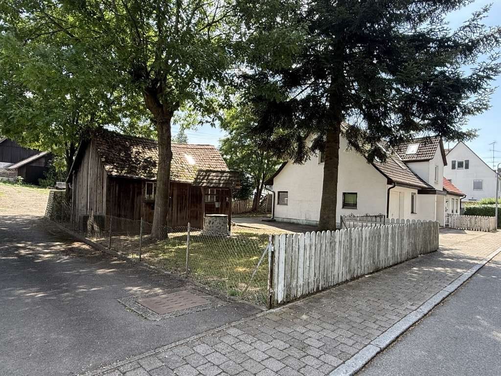 Immobilie in Ostrach - Willkommen Zuhause! Hübsche DHH in zentraler Lage mit großem Garten, Garage und ganz viel Grün - Bild 3