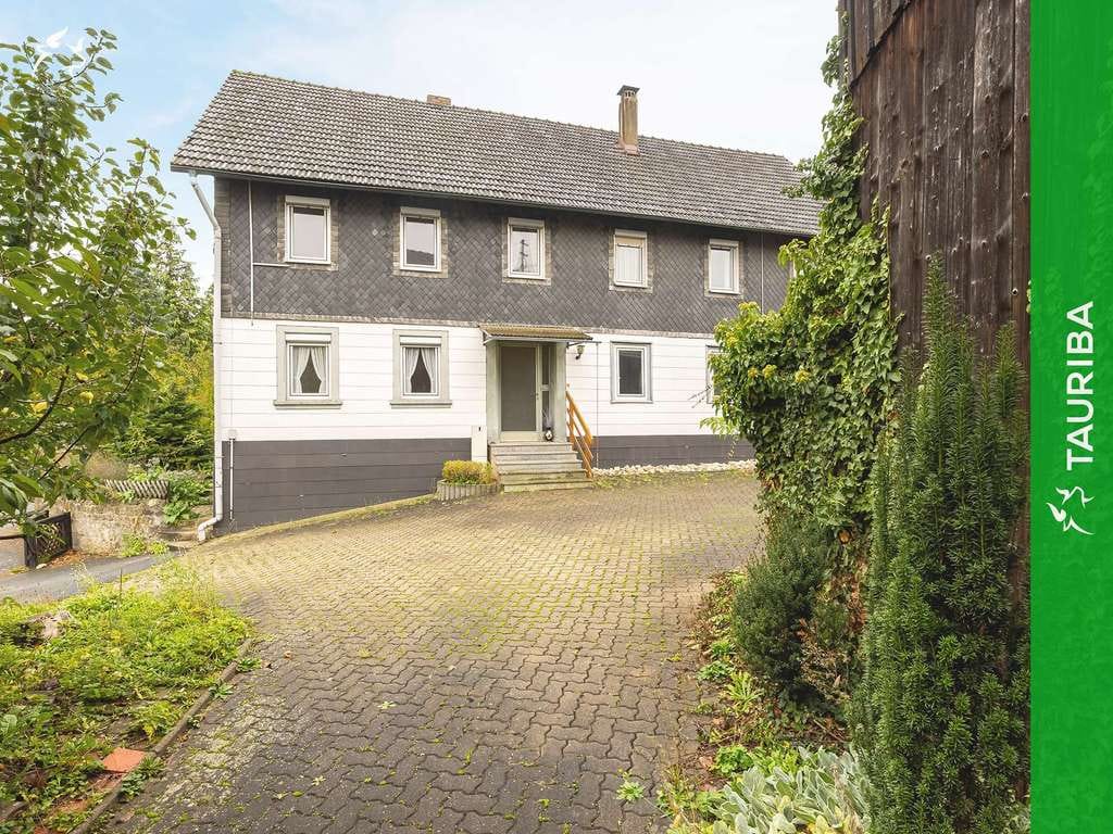 Immobilie in Stockheim - +++Helles Zuhause mit großem Grundstück und ländlichem Charme - 5,6 % Rendite möglich+++ - Bild 1