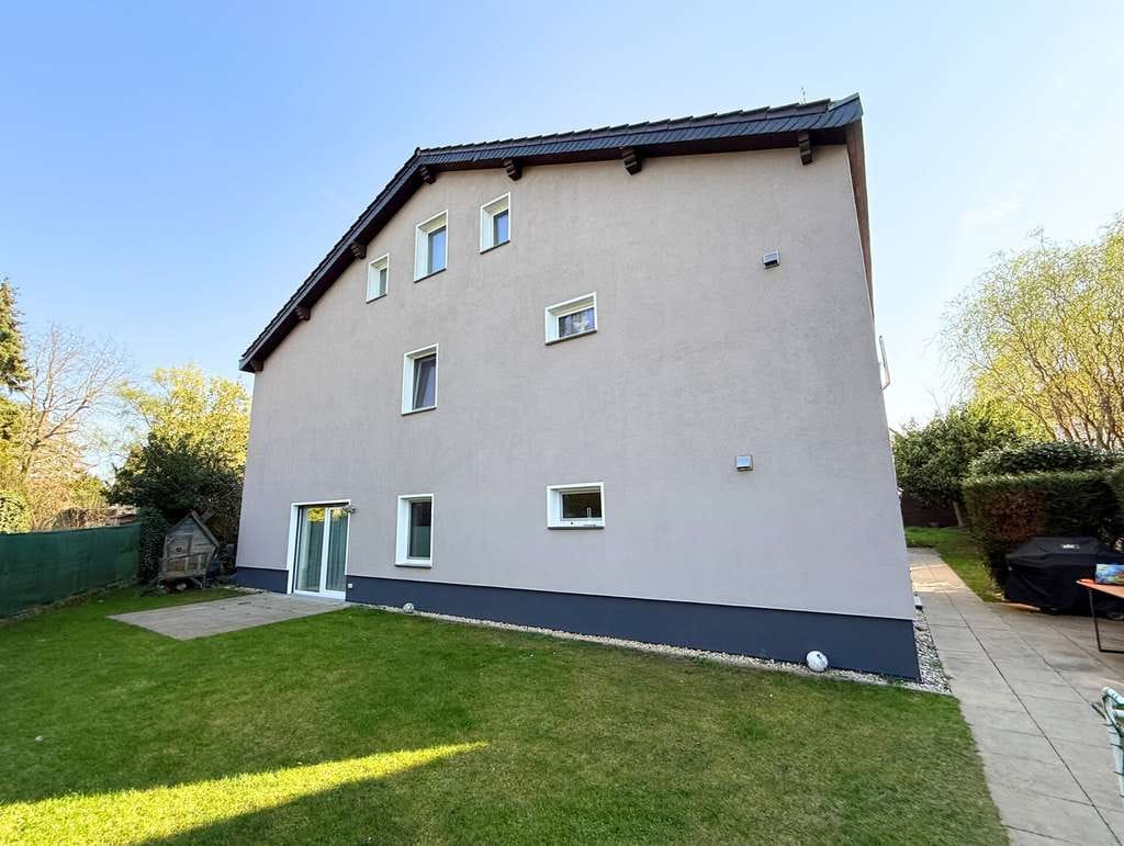 Immobilie in Erzhausen - EIN HAUS VOLLER MÖGLICHKEITEN: Großzügiges Wohnen, vermietete WHG, Garten, eigene Einfahrt & mehr - Bild 4