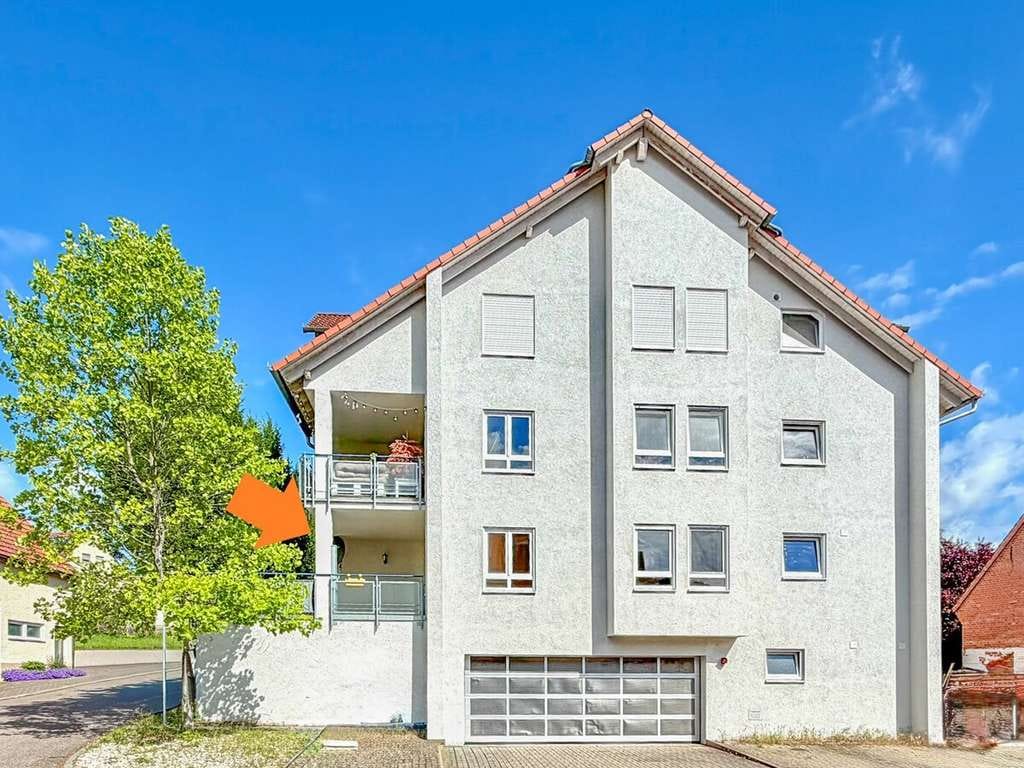 Immobilie in Cleebronn - Familienfreundliche 3,5-Zimmer-Wohnung mit Terrasse, Tiefgarage und zentraler Lage in Cleebronn - Bild 2