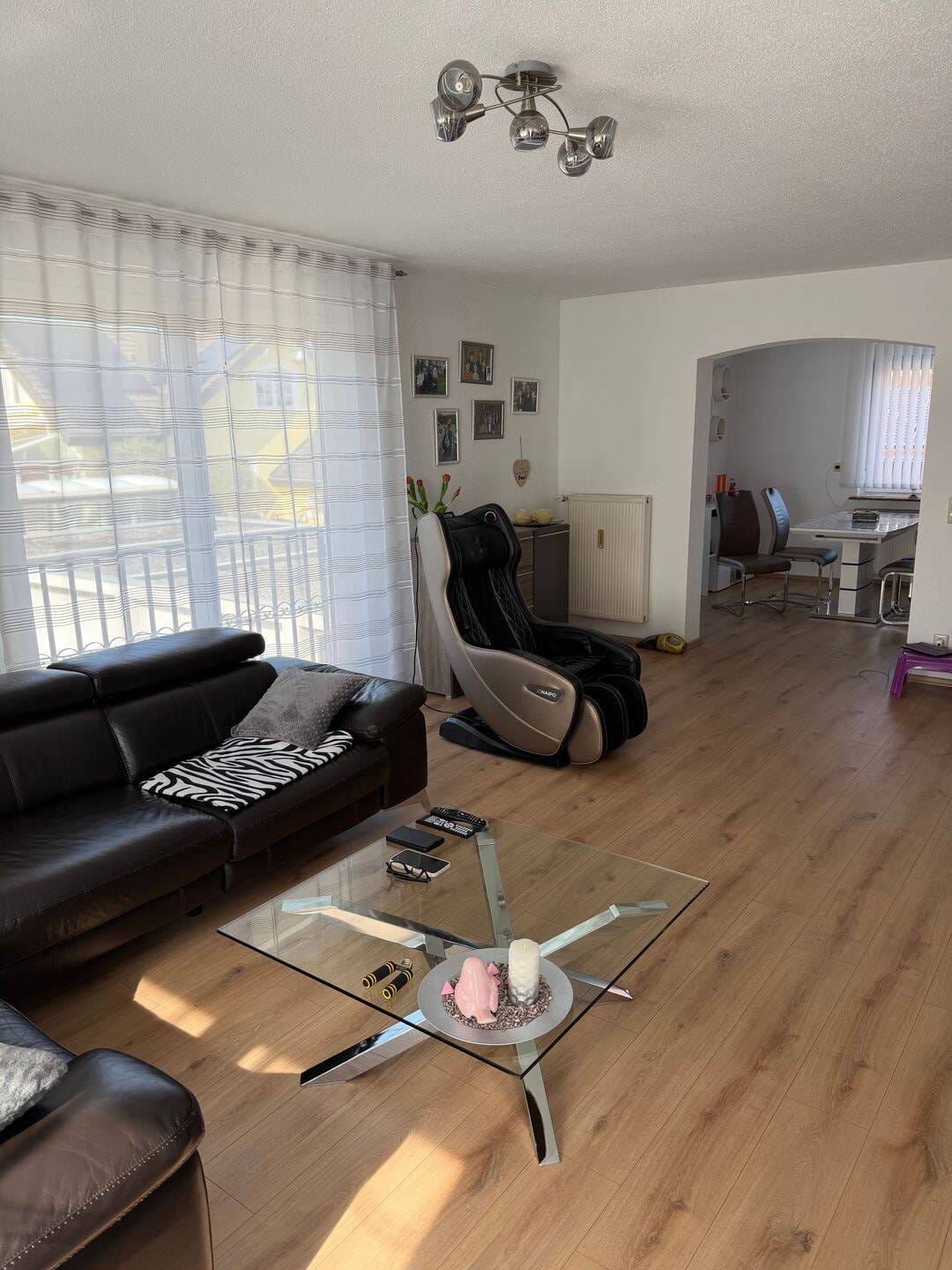 Immobilie in Deißlingen - Stilvolle Erdgeschosswohnung mit Kamin, Balkon und Garten - Bild 2