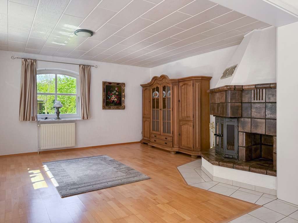 Immobilie in Silberstedt - Familienfreundliches Haus in schöner Lage mit Kamin, Wintergarten und Vollkeller - Bild 3