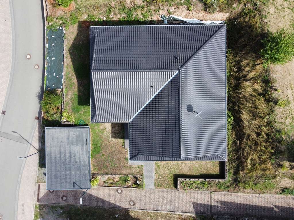 Immobilie in Hornbach - Modernes Wohnen auf einer Ebene – gepflegter Holz-Bungalow mit viel Platz und Wohlfühlcharakter - Bild 2