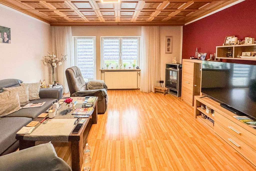 Immobilie in Baierbrunn - Großzügiges 3-Familienhaus in zentraler Lage - Bild 2