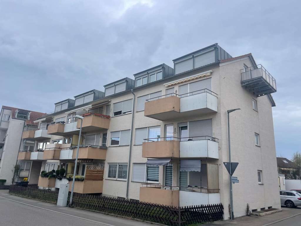 Immobilie in Gerlingen - 3 Zimmerwohnung mit zwei Balkonen und einem KFZ-Stellplatz - Bild 0