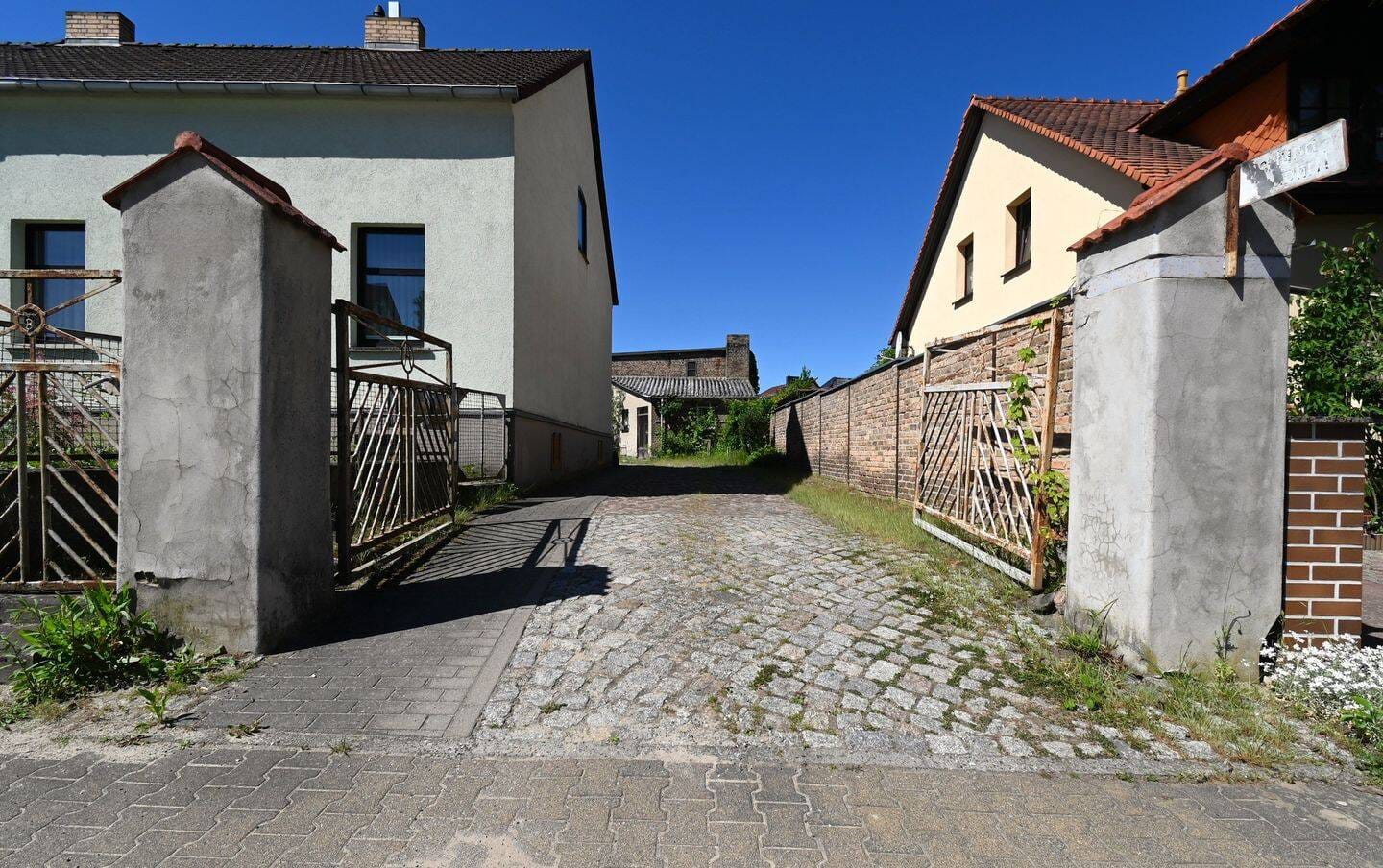Immobilie in Templin - Zweifamilienhaus mit 3.705 m² Grundstück in Stadtlage! - Bild 3