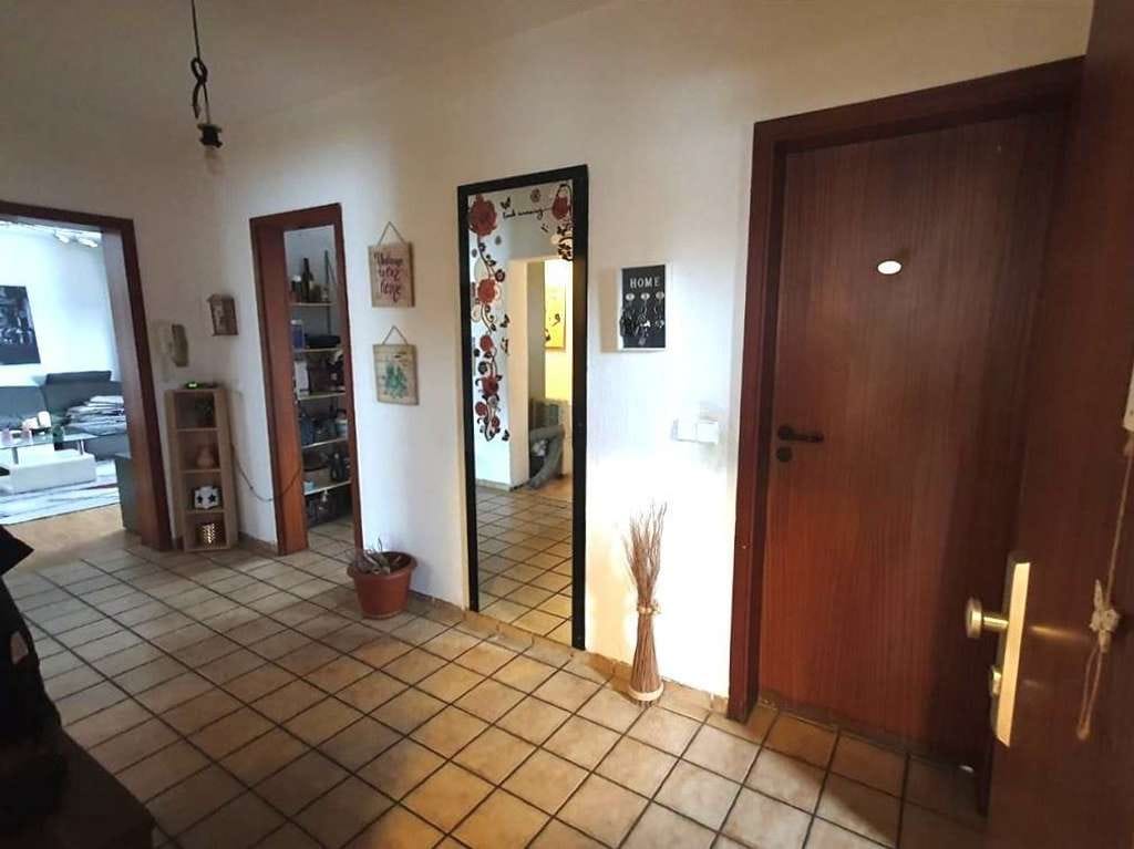 Immobilie in Rheinstetten - Großzügige Eigentumswohnung in gepflegtem 4-Parteienhaus mit 120 m² Wohnkomfort - Bild 3