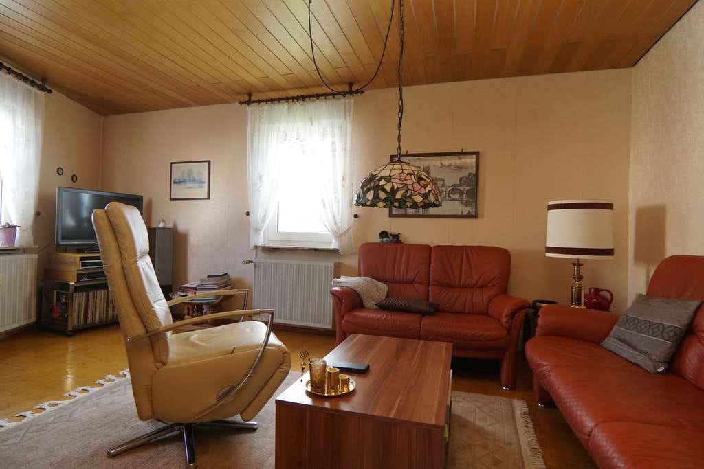 Immobilie in Bad Soden - Zweifamilienhaus am Feldrand zwischen Idylle und Zentrum - Bild 2