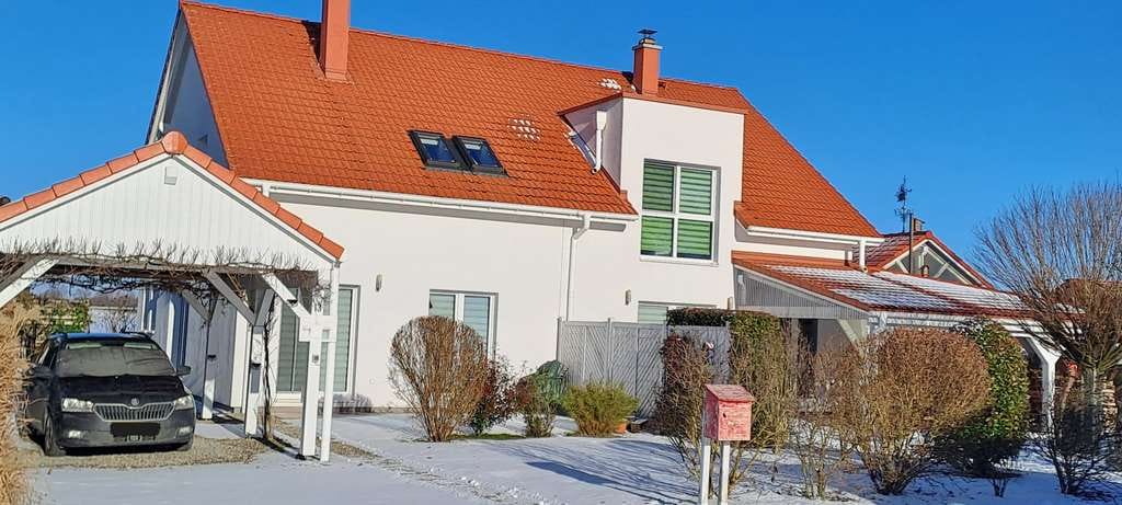Immobilie in Moorenweis - Gepflegte Doppelhaushälfte in ruhiger Wohnlage, Wärmepumpe A+ - Bild 1