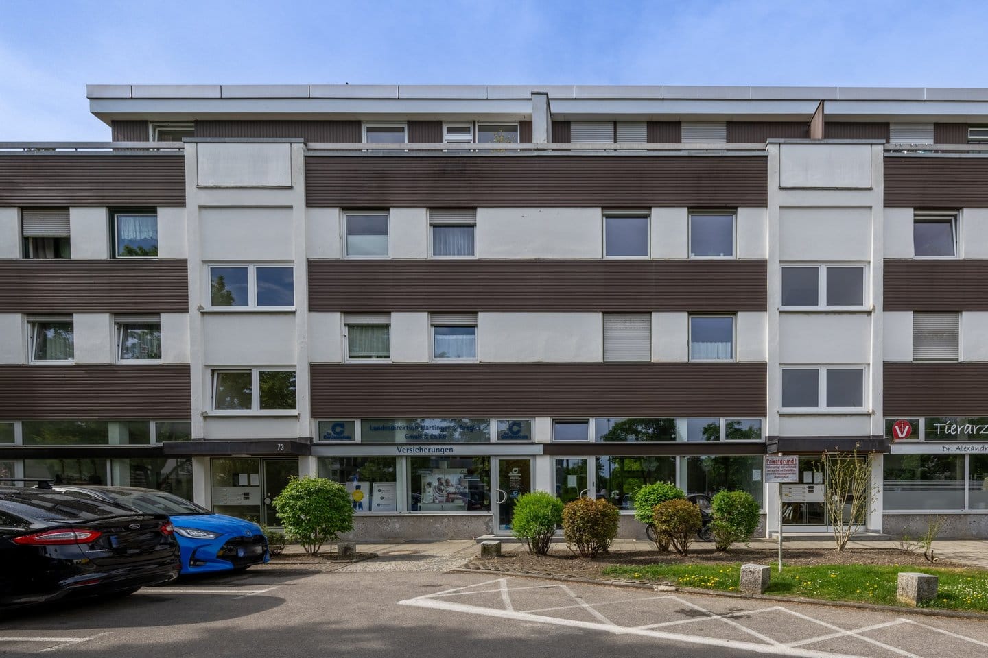 Immobilie in Gräfelfing - Seltene Chance: Helle und renovierungsbedürftige 2-Zimmer-Dachterrassenwohnung mit Garagenstellplatz - Bild 0