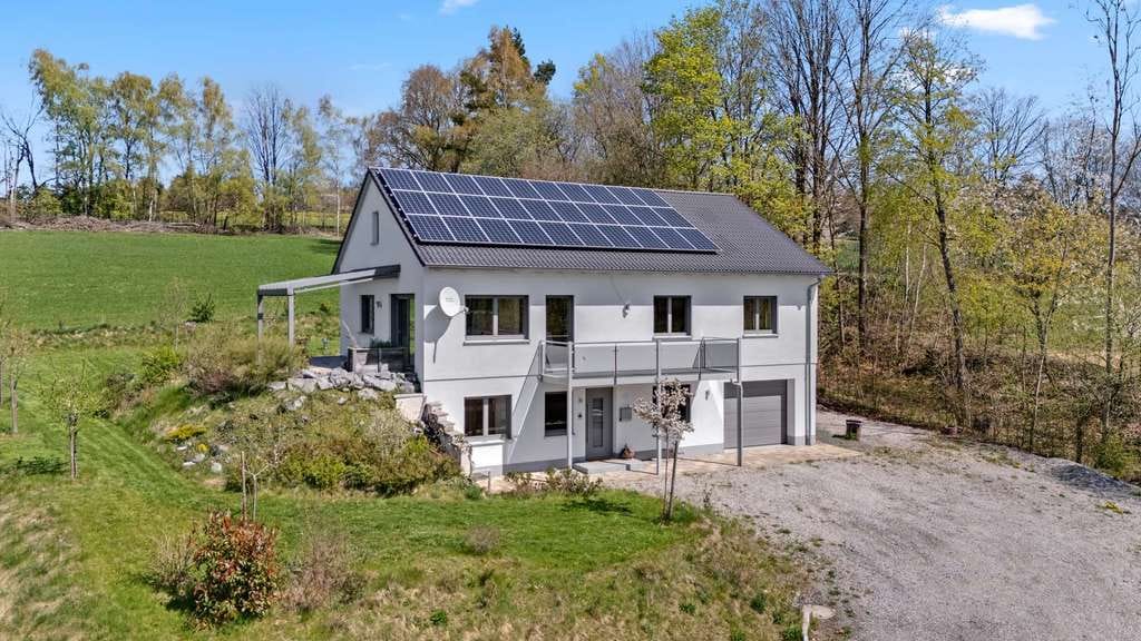 Immobilie in Wirsberg - Baujahr 2021! Energieeffizientes Einfamilienhaus mit hochwertiger Ausstattung in naturnaher Lage - Bild 1