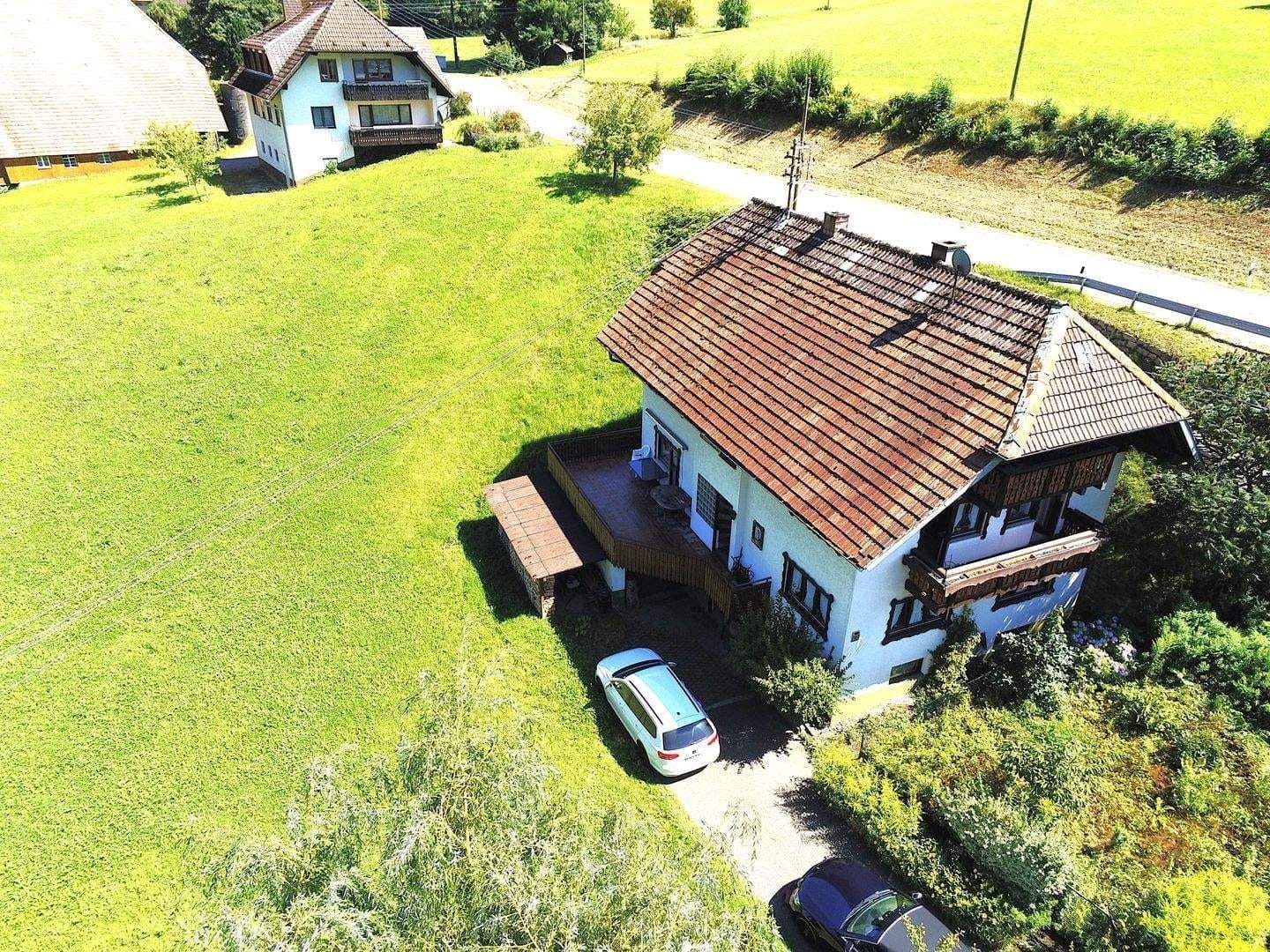Immobilie in Waldkirch - Vor den Toren Freiburgs: Charmantes Einfamilienhaus mit Blick ins Grüne in Oberprechtal/ Elzach - Bild 0