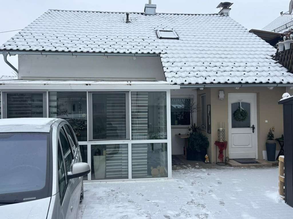 Immobilie in Winzer - Markt Winzer: Mod. Einfamilienhaus m. beheiztem Wintergarten u. kleinem Grundstück in ruhiger Lage! - Bild 3