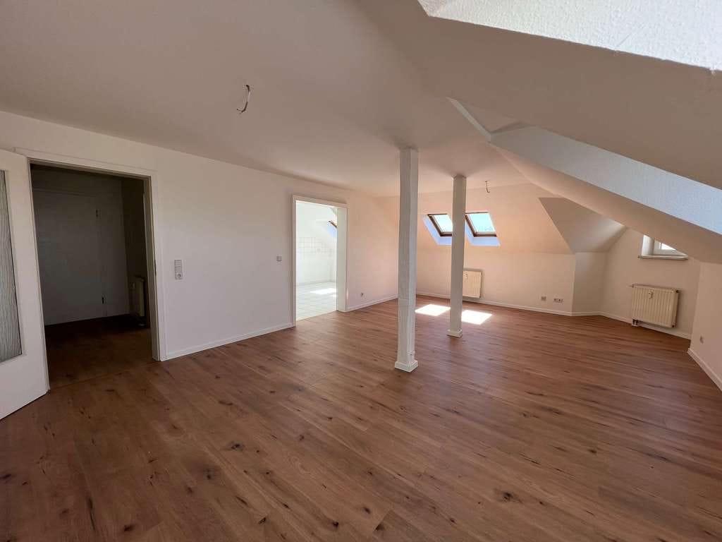 Immobilie in Langenweißbach - Maisonettewohnung unweit dem Stadtzentrum - Ihre Chance - Bild 0