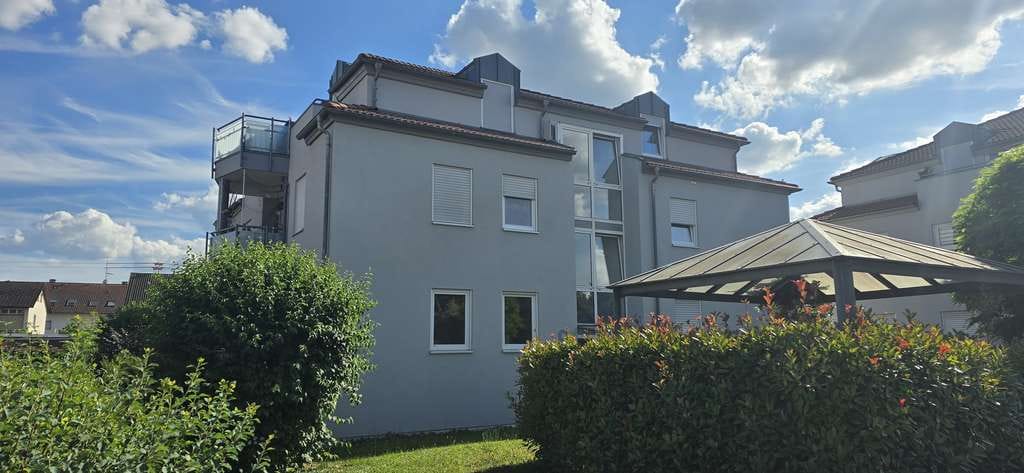 Immobilie in Neuenburg am Rhein - Frisch renovierte 1,5-Zimmer-Wohnung mit gemütlicher Loggia und Stellplatz – zentrumsnah wohnen in g - Bild 0