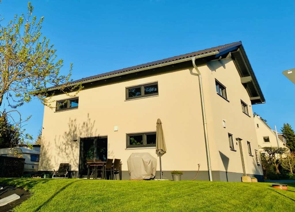 Immobilie in Jahnsdorf/Erzgebirge - Ein schönes Häuschen mit eigenem Garten! - Bild 0