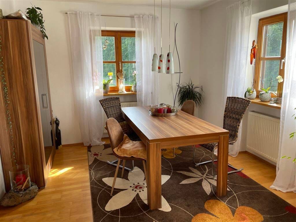 Immobilie in Mehring - Schönes Zweifamilienhaus mit ausgebautem Dachgeschoss im Außenbereich - Bild 1