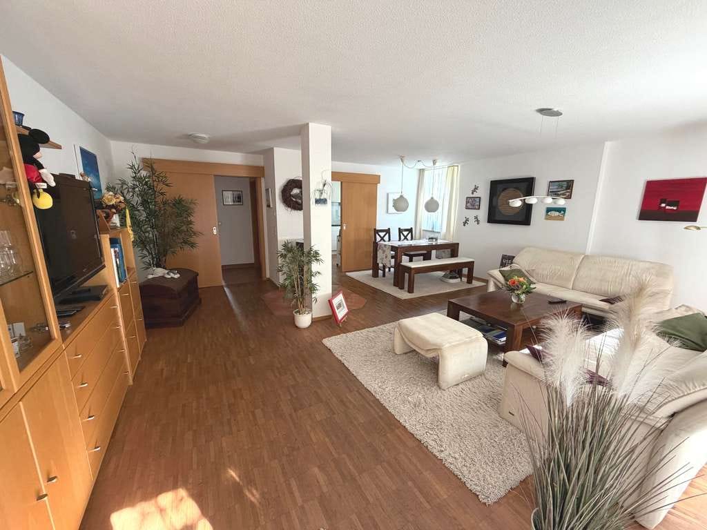 Immobilie in Wolfschlugen - SOFORT EINZIEHEN: Junges Gebäude, barrierearm u. zentral – Moderne EG-Wohnung mit Terrasse - Bild 1