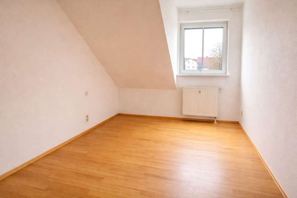 Immobilie in Ergolding - Gut aufgeteilte 2,5-Zimmer-Dachgeschosswohnung in erster Reihe zur Isar in Ergolding-Piflas - Bild 4