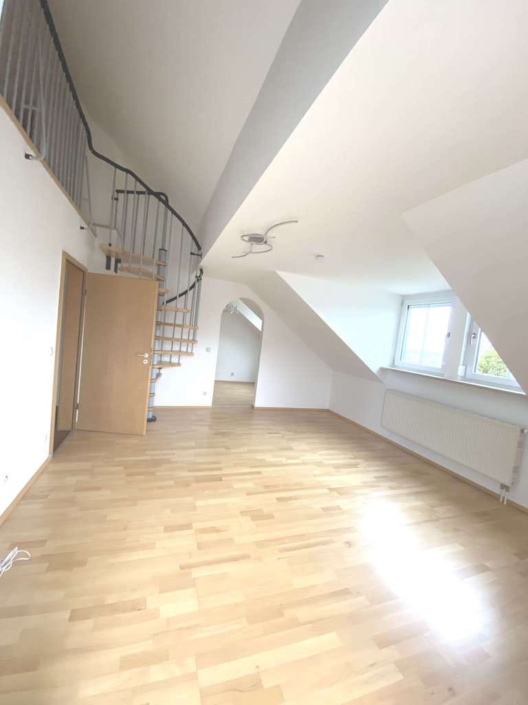 Immobilie in Simbach - Gemütliche 3 Zi. Galerie DG Wohnung mit kleinem Balkon - Bild 3