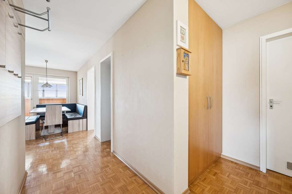 Immobilie in Herrenberg - 3.5-Zimmer-Wohnung mit Weitblick ins Grüne von Herrenberg - Aufzug + Tiefgarage - Bild 1