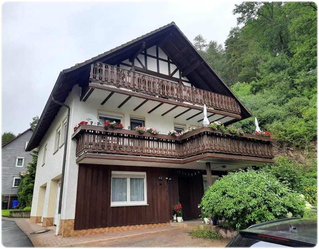 Immobilie in Waldeck - Zeitlos schönes Zweifamilienhaus mit Schwarzwaldflair - sichern Sie sich schon heute Ihr zukünftiges Zuhause! - Bild 0