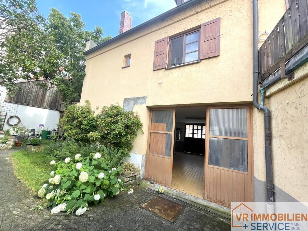 Immobilie in Bad Königshofen im Grabfeld - Stadtleben und Natur vereint - Wohnhaus mit Halle und Gartenparadies in 97631 Bad Königshofen! - Bild 3