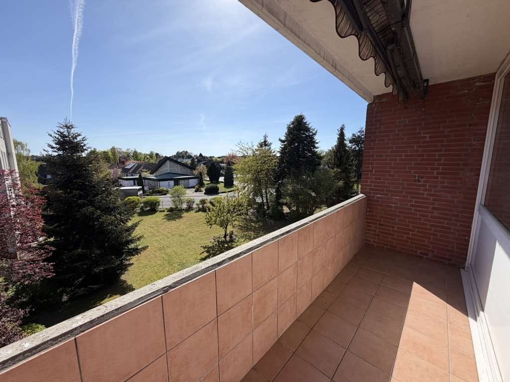 Immobilie in Adendorf - Licht, Lage, Balkon – charmante 3-Zimmer-Wohnung - Bild 1