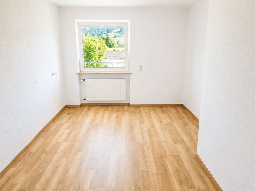 Immobilie in Nesselwang - 4-Zimmer-Wohnung in Nesselwang mit traumhaftem, unverbaubarem Bergblick. - Bild 3