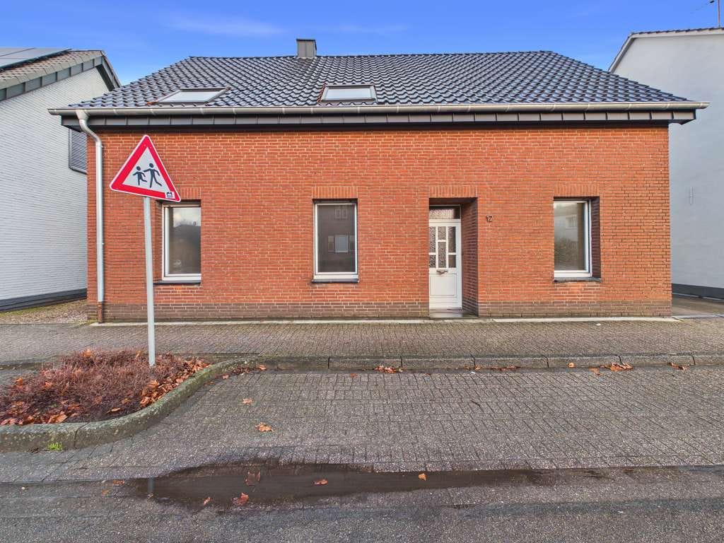 Immobilie in Rees - Einfamilienhaus in Rees – 154 m² mit neuem Dach & Wärmepumpe - Bild 0