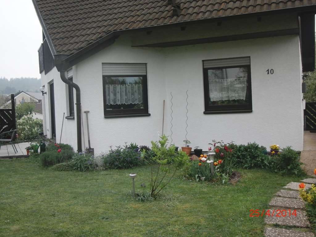 Immobilie in Gladenbach - ++ KRAG Immobilien ++ Familienhaus mit großem Garten und zwei Wohnebenen für neue Ideen ++ - Bild 2