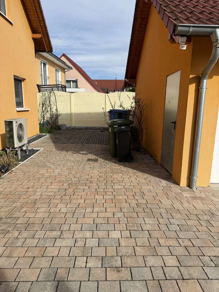 Immobilie in Gondelsheim - PROVISIONSFREI: Exklusives Familienidyll in absoluter Ruhelage (Sackgasse) mit Garage - Bild 1