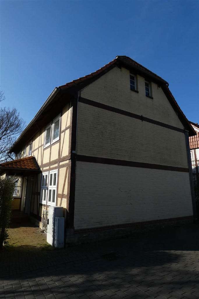 Immobilie in Wolfenbüttel - Zweifamilienhaus in ruhiger Dorfidylle - Bild 1