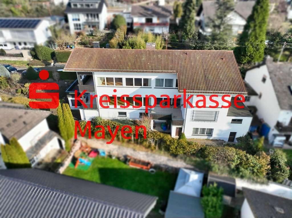 Immobilie in Mayen - Weitblick-Raum-Möglichkeiten – Großzügiges 2-Fam.Haus in begehrter Wohnlage - Bild 0