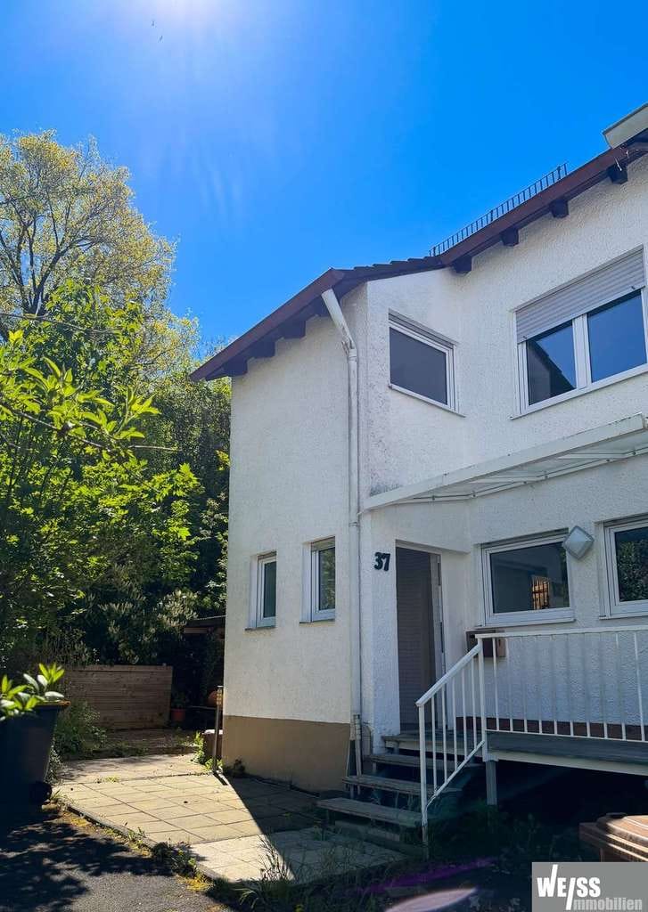 Immobilie in Veitshöchheim - Idylle Pur! Reihenendhaus mit großzügiger Wohn-/Nutzfläche und großem Garten - Bild 2