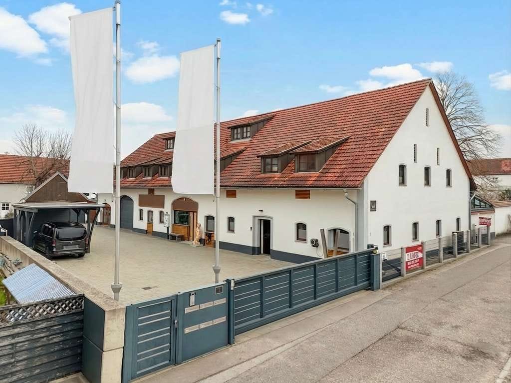 Immobilie in Kühbach - Attraktive 4 % plus Rendite – liebevoll top saniertes Wohn- & Geschäftshaus mit historischem Charme - Bild 1