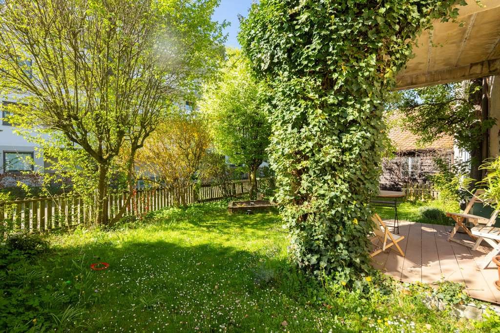 Immobilie in Memmingen - Großzügiges Zweifamilienhaus mit Terrasse, Balkon und vielen Möglichkeiten - Bild 4