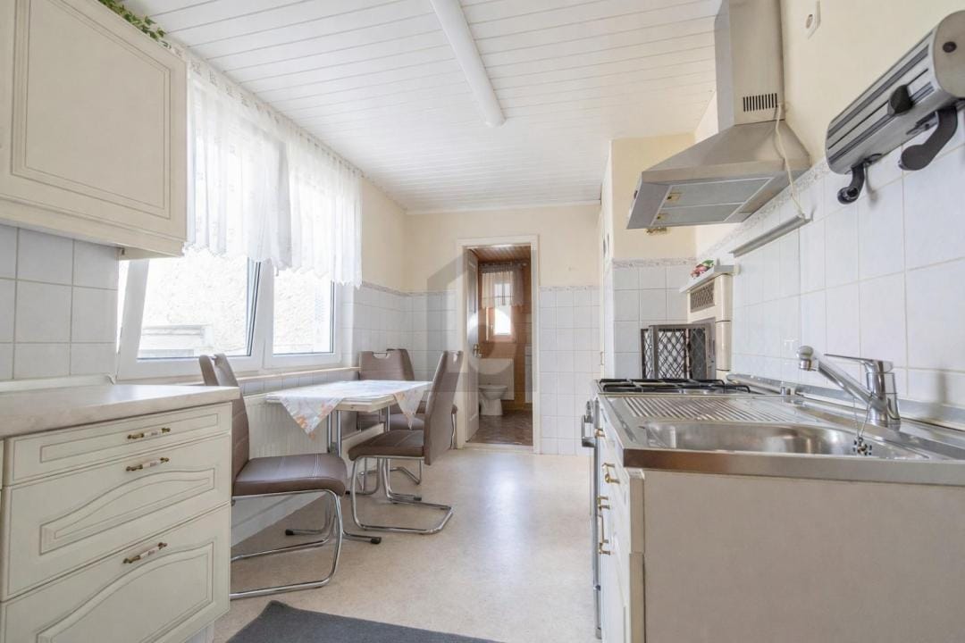 Immobilie in Arnstadt - HISTORISCH VIEL PLATZ MIT GARTEN UND GARAGE - Bild 3