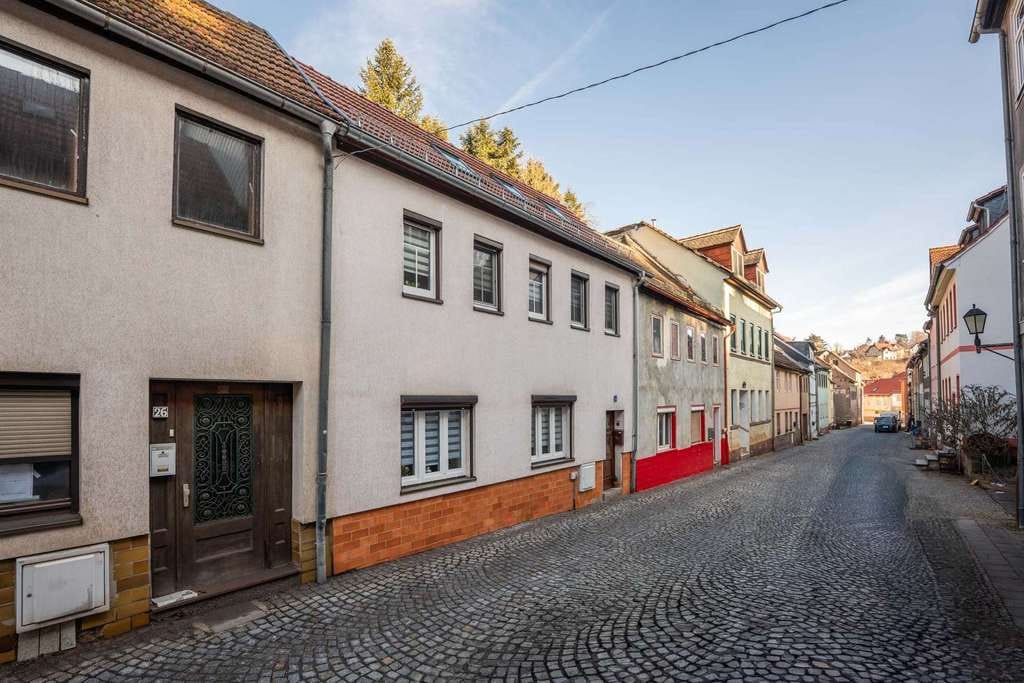 Immobilie in Stadtroda - Charmantes Reihenmittelhaus mit Weitblick und Garage in Stadtroda - Bild 0