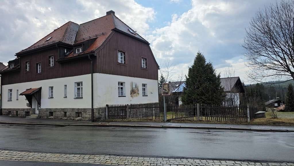 Immobilie in Haidmühle - Ideales Anlageobjekt: 4 solide Wohneinheiten plus Ausbaureserve in Erholungsregion - Bild 1