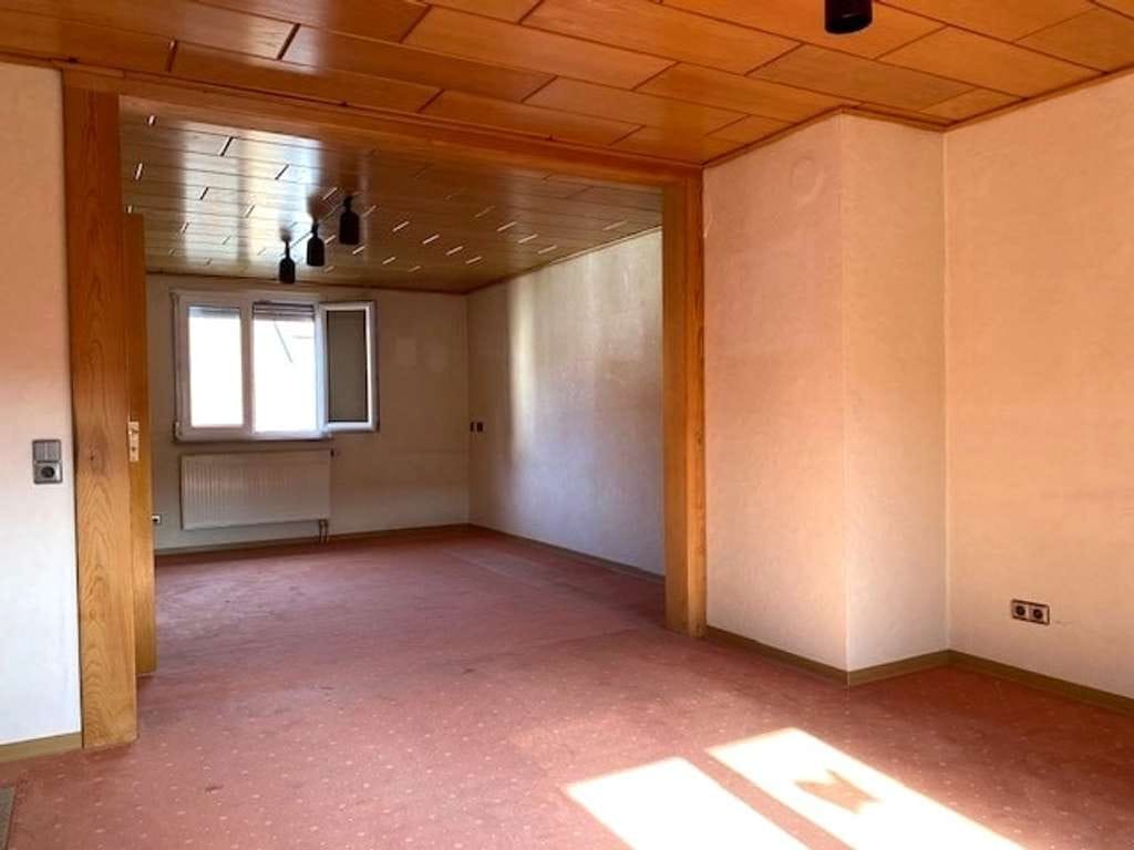 Immobilie in Erkenbrechtsweiler - Familienfreundliches Haus mit Garten - Bild 4