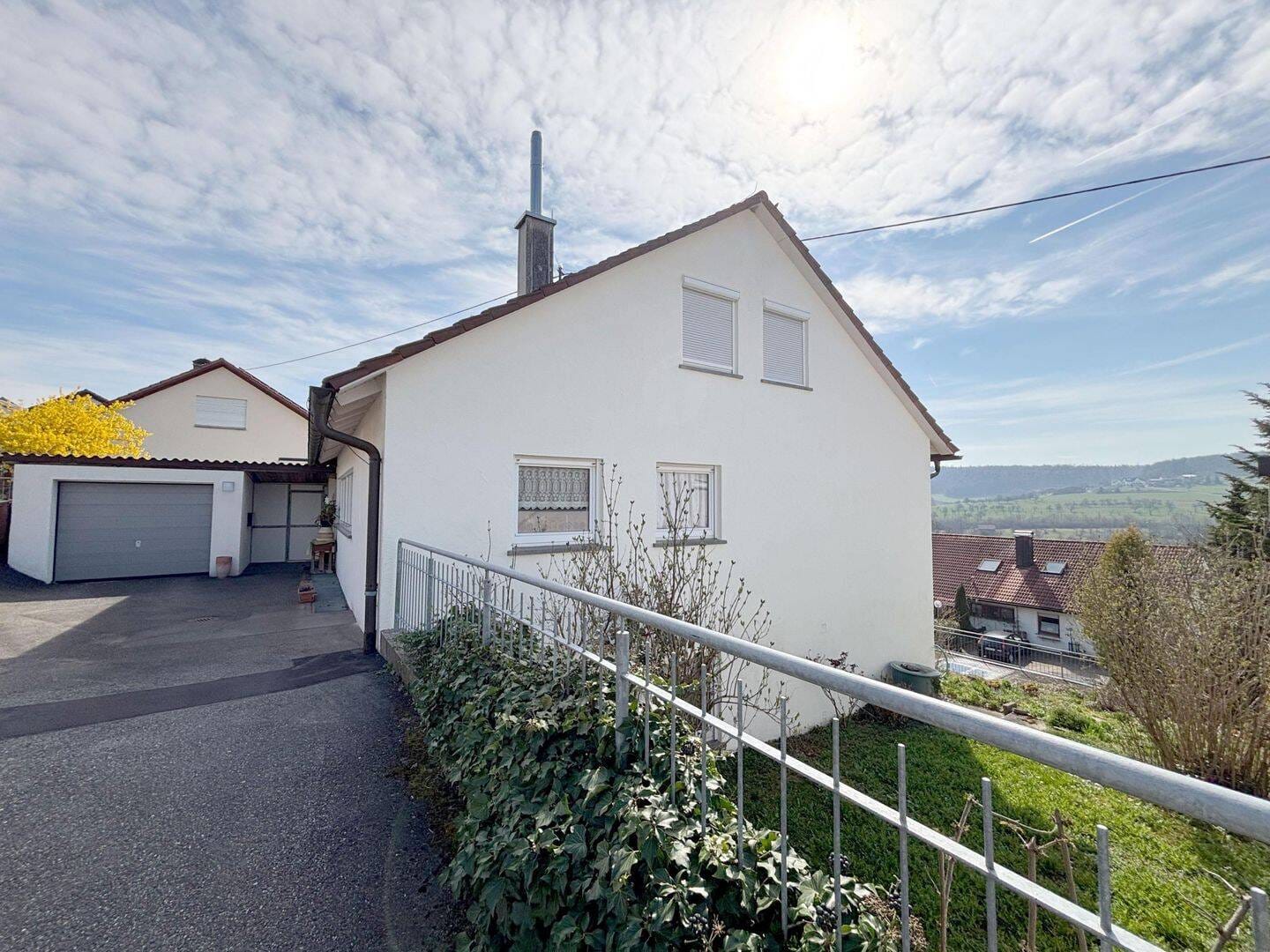 Immobilie in Simmozheim - Attraktive Wohnimmobilie mit Entwicklungspotenzial! - Bild 1